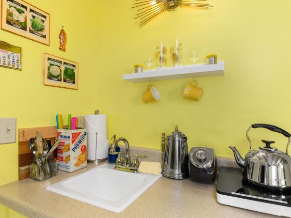 Tiny Digs - Hotel of Tiny Houses : photo 8 de la chambre studio lit queen-size de luxe 