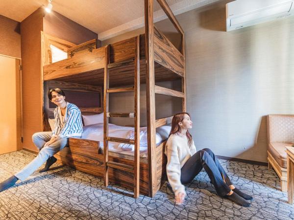 HOTEL RELIEF Namba Daikokuchou : photo 3 de la chambre standard room with bunk bed - non-smoking