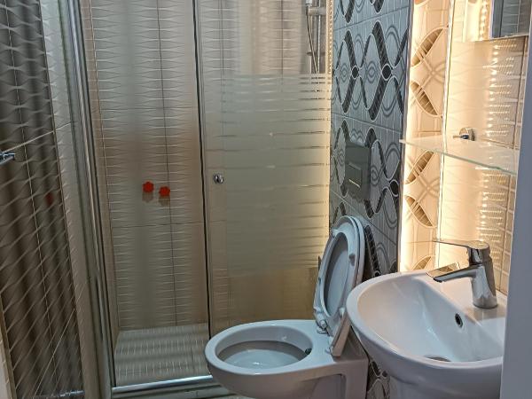 Deeps Hostel Ankara 2 : photo 2 de la chambre chambre simple avec salle de bains