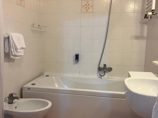 Hotel Stella D'Italia : photo 1 de la chambre chambre quadruple standard