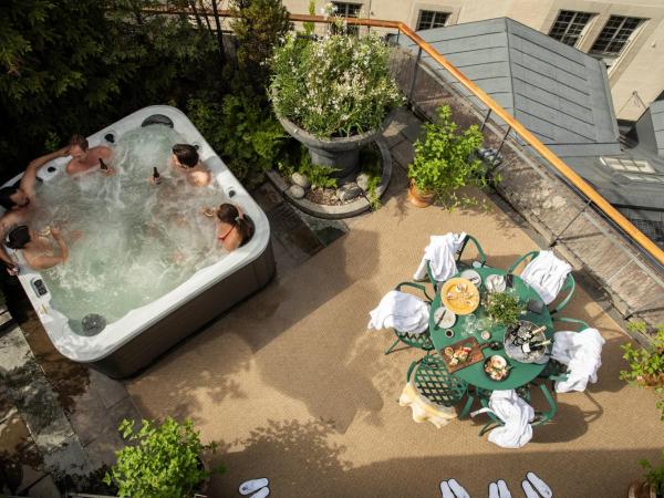 Berns, Historical Boutique Hotel & House of Entertainment since 1863 : photo 1 de la chambre suite avec balcon