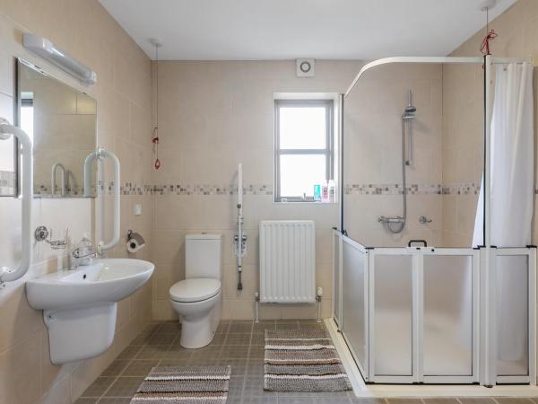 Tollyrose Country House : photo 5 de la chambre chambre double - accessible aux personnes à mobilité réduite