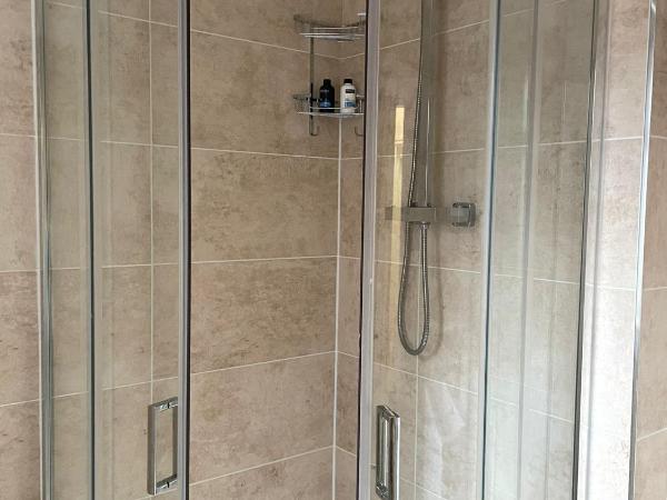 264 The Road End : photo 1 de la chambre chambre familiale