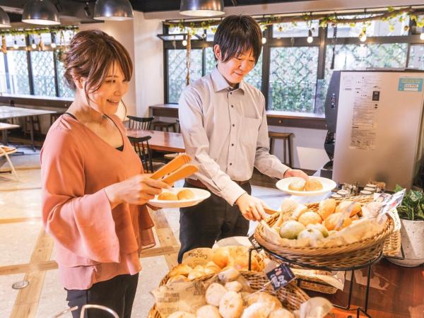 HOTEL RELIEF Namba Daikokuchou : photo 9 de la chambre chambre double de luxe - non-fumeurs
