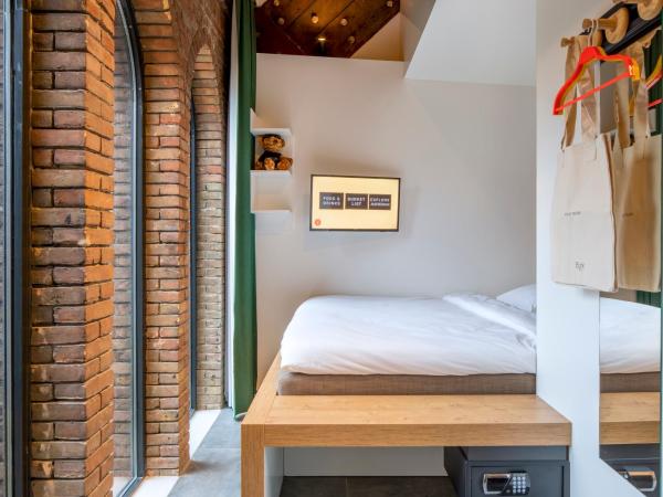 Bunk Hotel Amsterdam : photo 1 de la chambre chambre superposée Épique