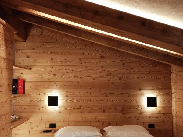 Maison Bionaz Ski & Sport : photo 1 de la chambre deluxe double room with hot tub and balcony