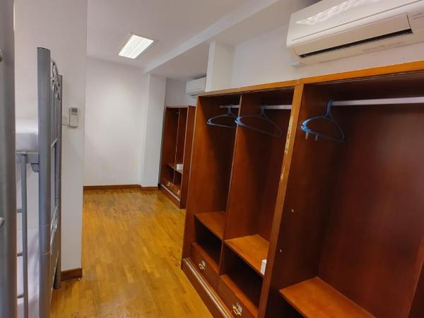 Wink at Upper Cross Street : photo 3 de la chambre single bunker in 8-bed male dormitory room