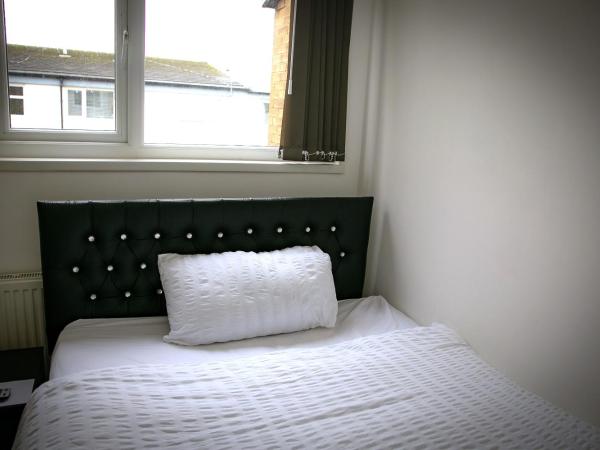 Rostron House : photo 6 de la chambre chambre double standard avec salle de bains commune