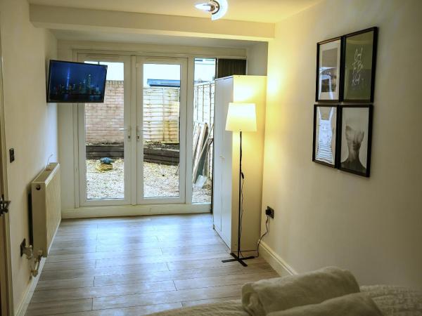 Rostron House : photo 10 de la chambre chambre double standard avec salle de bains commune