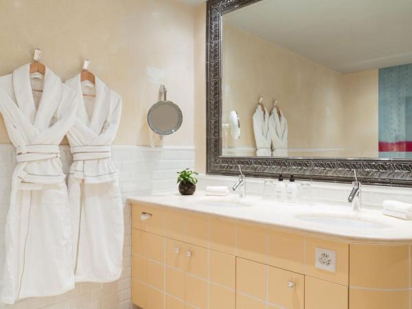 Carlton Hotel St Moritz - The Leading Hotels of the World : photo 5 de la chambre chambre double deluxe - vue sur lac