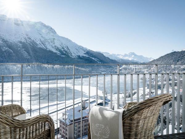 Carlton Hotel St Moritz - The Leading Hotels of the World : photo 2 de la chambre junior suite medium with lake view