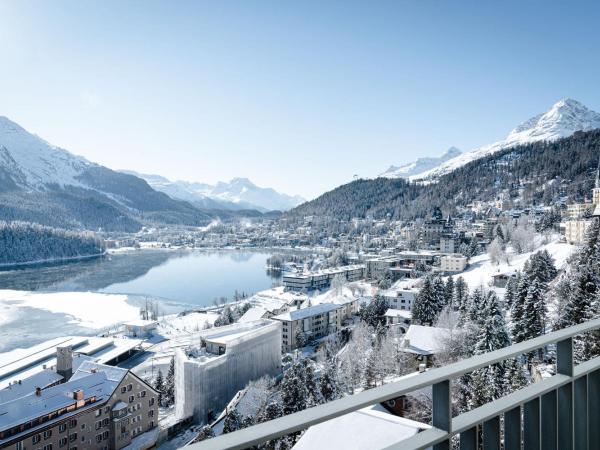 Carlton Hotel St Moritz - The Leading Hotels of the World : photo 3 de la chambre junior suite medium with lake view