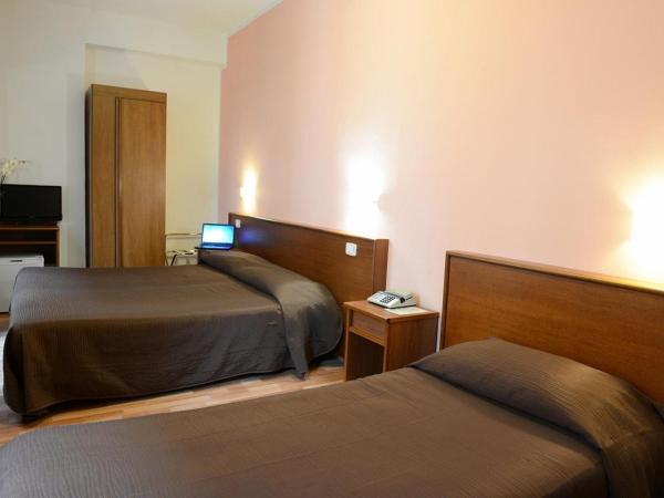 Hotel Astor : photo 1 de la chambre chambre triple classique