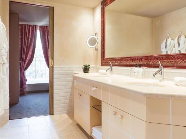 Carlton Hotel St Moritz - The Leading Hotels of the World : photo 3 de la chambre suite junior d'angle - vue sur lac