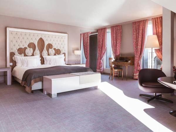 Carlton Hotel St Moritz - The Leading Hotels of the World : photo 1 de la chambre suite junior d'angle - vue sur lac