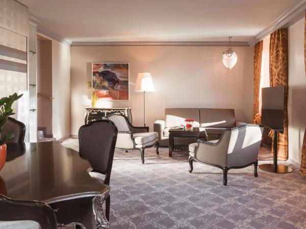 Carlton Hotel St Moritz - The Leading Hotels of the World : photo 1 de la chambre carlton suite with lake view