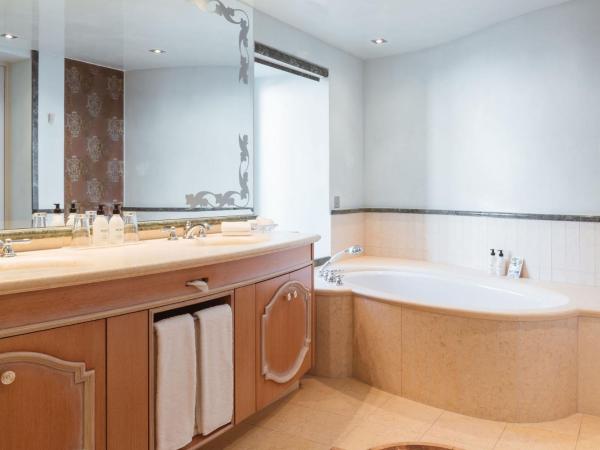 Carlton Hotel St Moritz - The Leading Hotels of the World : photo 10 de la chambre carlton two bedroom suite with lake view