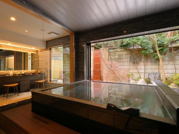 Arima Onsen Taketoritei Maruyama : photo 3 de la chambre suite présidentielle avec sources chaudes intérieures argent