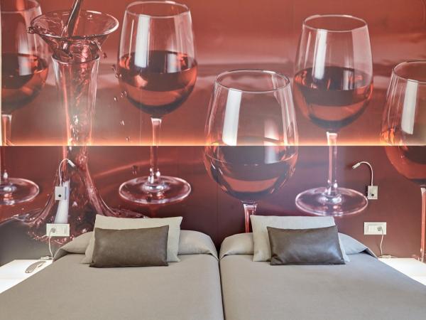 Hotel Maciá Granada Five Senses Rooms & Suites : photo 7 de la chambre 2 chambres doubles communicantes