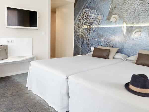 Hotel Macià Granada Five Senses Rooms & Suites : photo 3 de la chambre chambre lits jumeaux