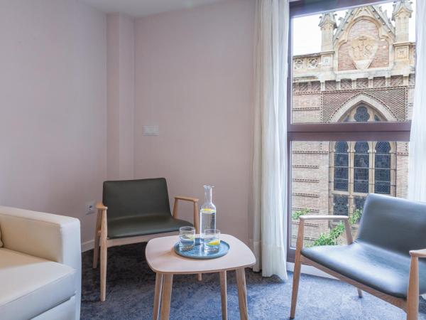 Hotel Macià Granada Five Senses Rooms & Suites : photo 8 de la chambre suite junior familiale (2 adultes + 2 enfants)