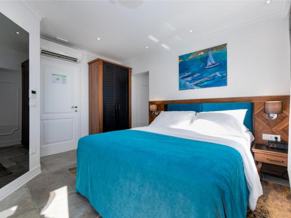 Villa Orabelle : photo 5 de la chambre chambre double ou lits jumeaux standard - vue sur mer