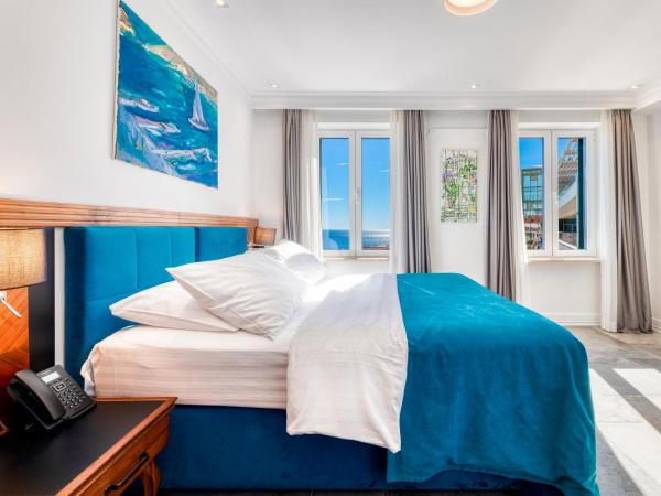 Villa Orabelle : photo 4 de la chambre chambre double ou lits jumeaux standard - vue sur mer