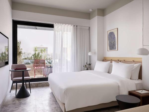 The Social Athens Hotel, a member of Radisson Individuals : photo 3 de la chambre chambre supérieure avec terrasse