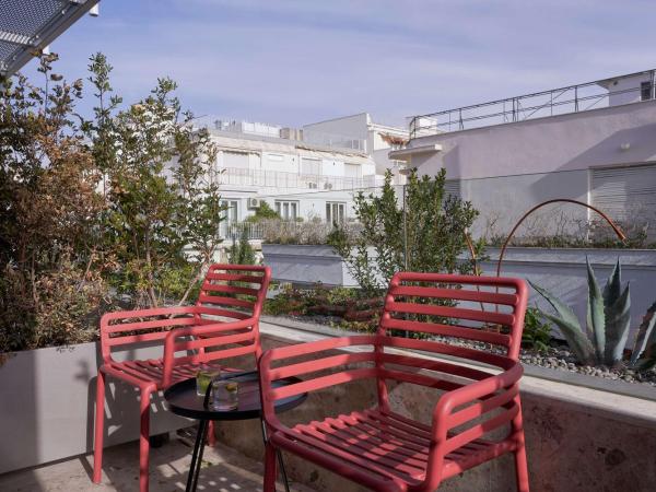 The Social Athens Hotel, a member of Radisson Individuals : photo 1 de la chambre chambre supérieure avec terrasse