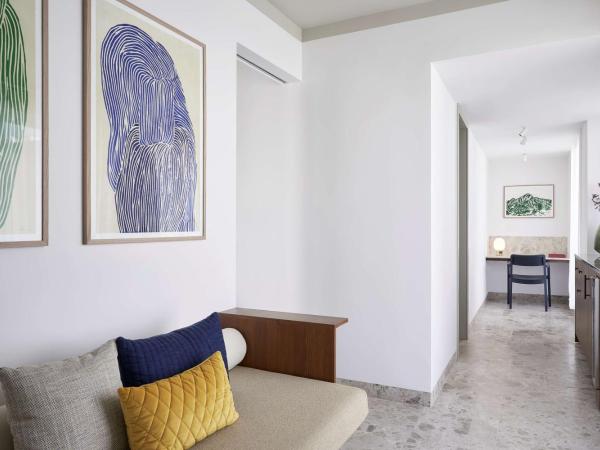 The Social Athens Hotel, a member of Radisson Individuals : photo 9 de la chambre suite penthouse avec terrasse - vue sur lycabette