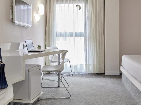 Hotel Macià Granada Five Senses Rooms & Suites : photo 4 de la chambre 2 chambres doubles communicantes