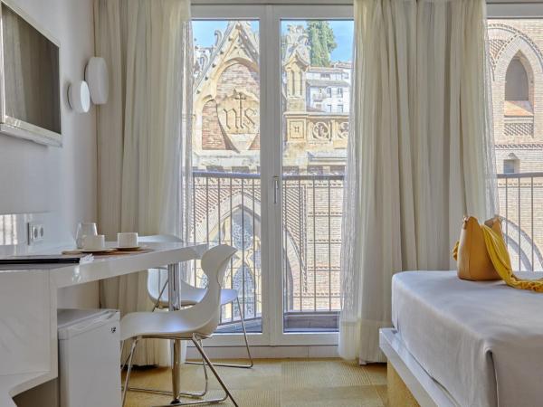 Hotel Macià Granada Five Senses Rooms & Suites : photo 3 de la chambre chambre lit queen-size 