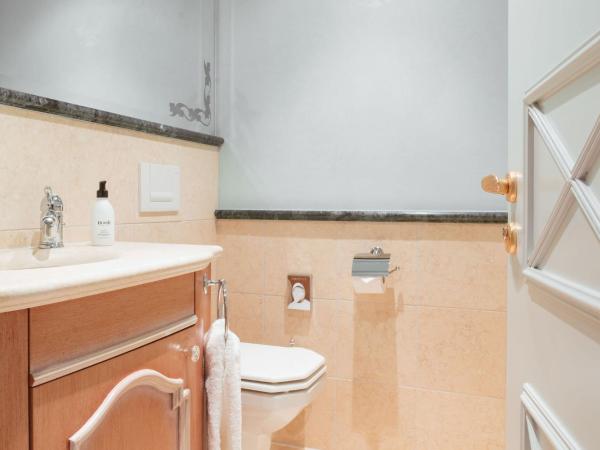 Carlton Hotel St Moritz - The Leading Hotels of the World : photo 6 de la chambre carlton suite with lake view