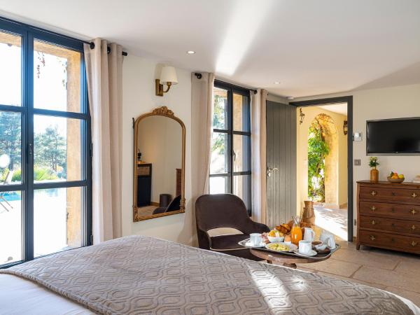 Le Clos de Mansart : photo 3 de la chambre chambre double supérieure avec baignoire