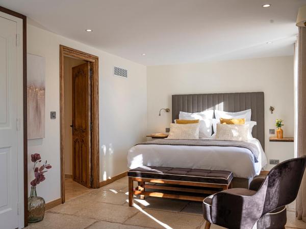 Le Clos de Mansart : photo 1 de la chambre chambre double supérieure avec baignoire