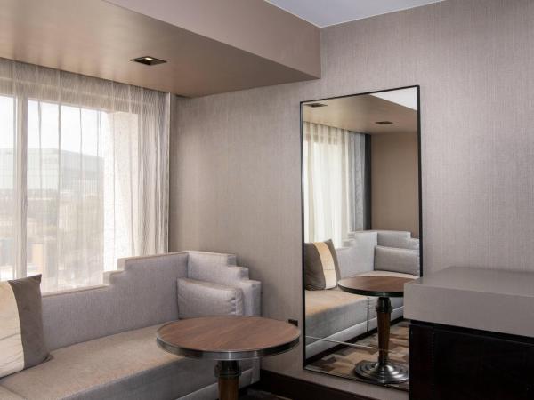 Beverly Hills Marriott : photo 5 de la chambre chambre lit king-size
