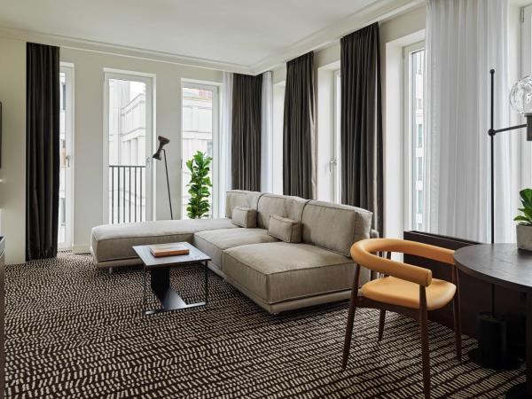 Berlin Marriott Hotel : photo 4 de la chambre suite exécutive 1 lit king-size - accès au salon