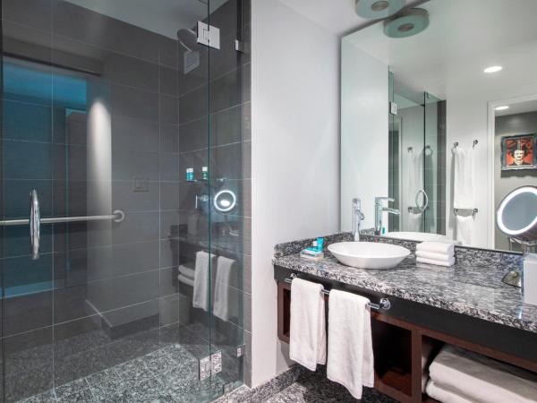 W Boston : photo 7 de la chambre chambre mega avec 1 lit king-size