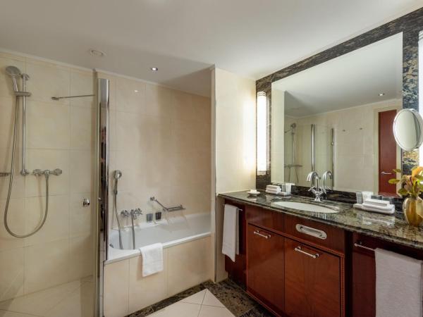 JW Marriott Hotel Berlin : photo 7 de la chambre chambre familiale classique, 1 lit king-size ou 2 lits jumeaux/simples