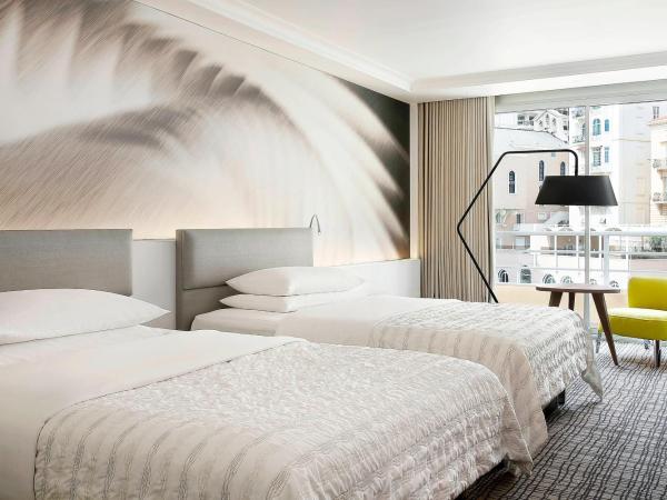 Le Méridien Beach Plaza : photo 1 de la chambre chambre exécutive avec 2 lits doubles - vue sur ville