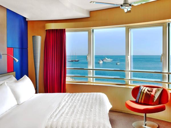 Le Méridien Beach Plaza : photo 2 de la chambre chambre lit king-size contemporaine - vue sur mer - tours de cristal