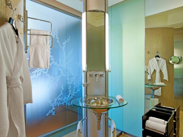 Le Méridien Beach Plaza : photo 6 de la chambre chambre lit king-size contemporaine - vue sur mer - tours de cristal