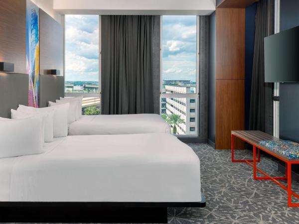 Aloft Orlando Downtown : photo 4 de la chambre suite, 2 queen beds, corner room