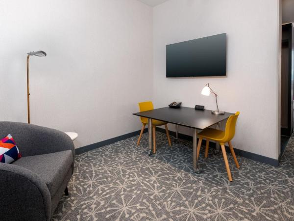 Aloft Orlando Downtown : photo 2 de la chambre savvy, suite, 2 queen beds