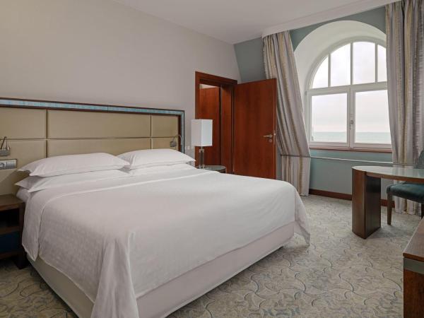 Sheraton Sopot Hotel : photo 1 de la chambre suite sopot avec accès au salon club et au spa - vue sur mer