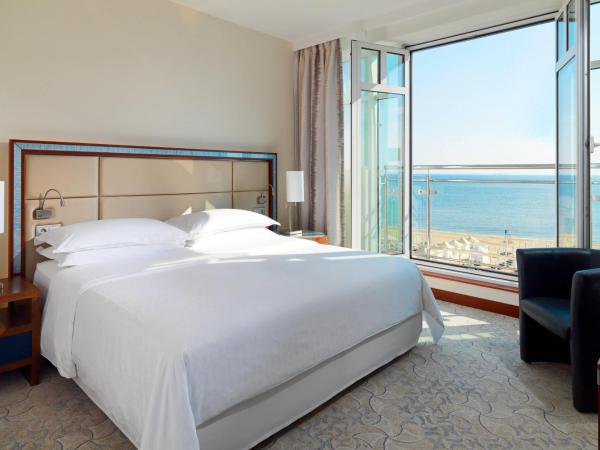 Sheraton Sopot Hotel : photo 3 de la chambre suite exécutive avec accès au salon club et au spa - vue sur mer