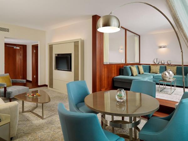 Sheraton Sopot Hotel : photo 4 de la chambre suite sopot avec accès au salon club et au spa - vue sur mer