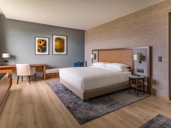 Geneva Marriott Hotel : photo 5 de la chambre suite junior lit king-size - niveau club