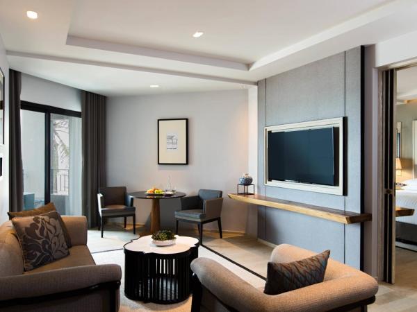 Hua Hin Marriott Resort and Spa : photo 1 de la chambre suite junior lit king-size avec balcon