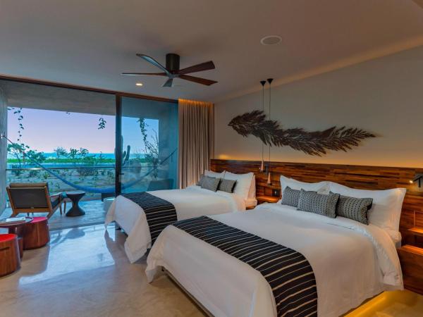 Solaz, a Luxury Collection Resort, Los Cabos : photo 2 de la chambre oasis queen room with two queen beds, balcony and ocean view